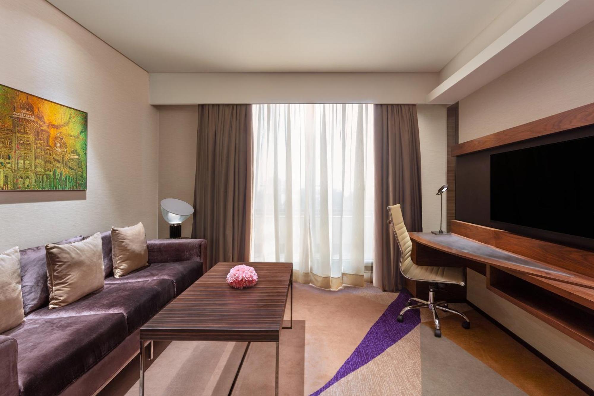 เชอราตัน แกรนด์ เบงกาลูรู ไวท์ฟิลด์ โฮเต็ล แอนด์ คอนเวนชั่น เซ็นเตอร์ Hotel บังกาลอร์ ภายนอก รูปภาพ